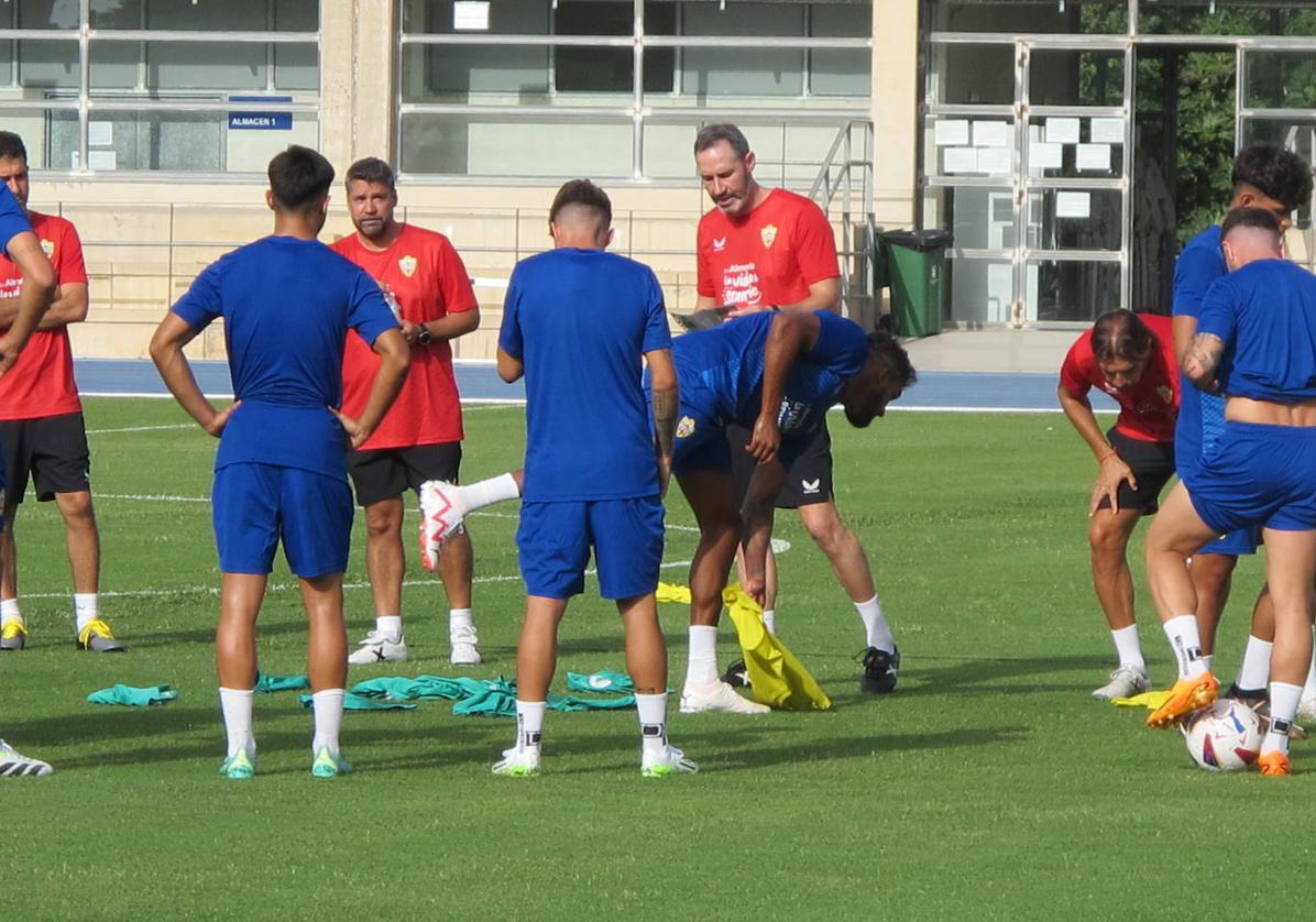 El primer entrenamiento de la UDA de Vicente Moreno, en imágenes