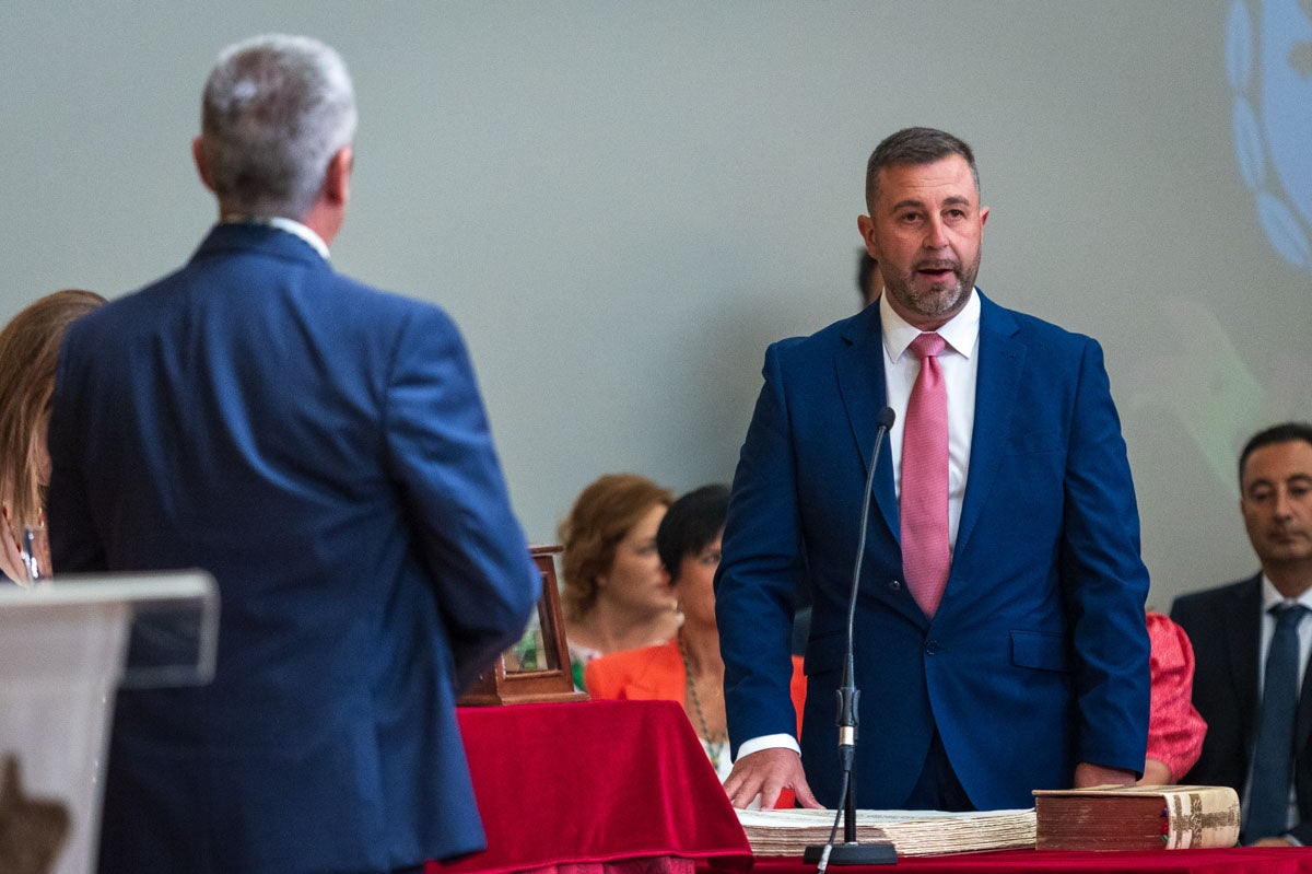 Las imágenes de la constitución de la Diputación de Granada