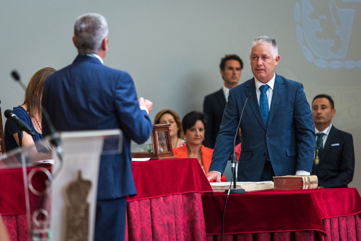 Las imágenes de la constitución de la Diputación de Granada