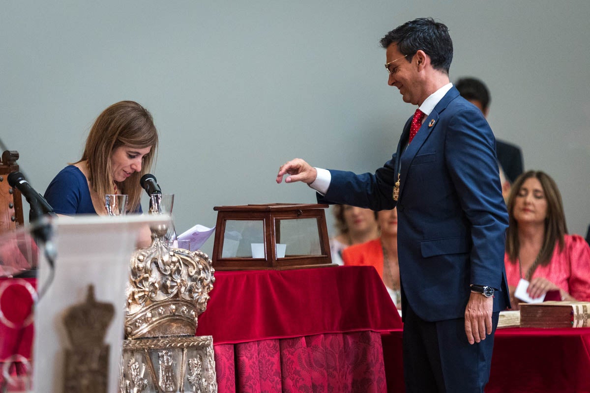 Las imágenes de la constitución de la Diputación de Granada