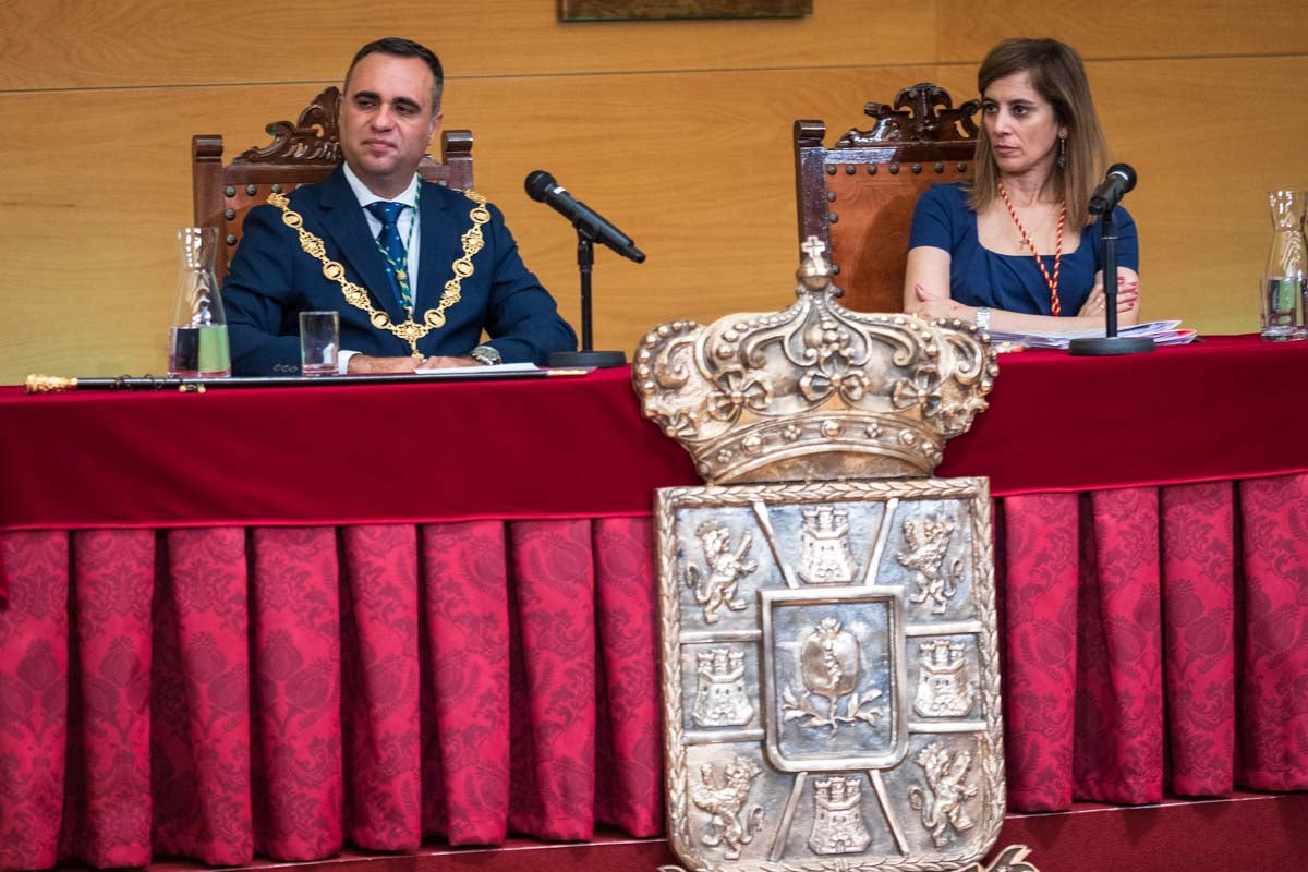 Las imágenes de la constitución de la Diputación de Granada