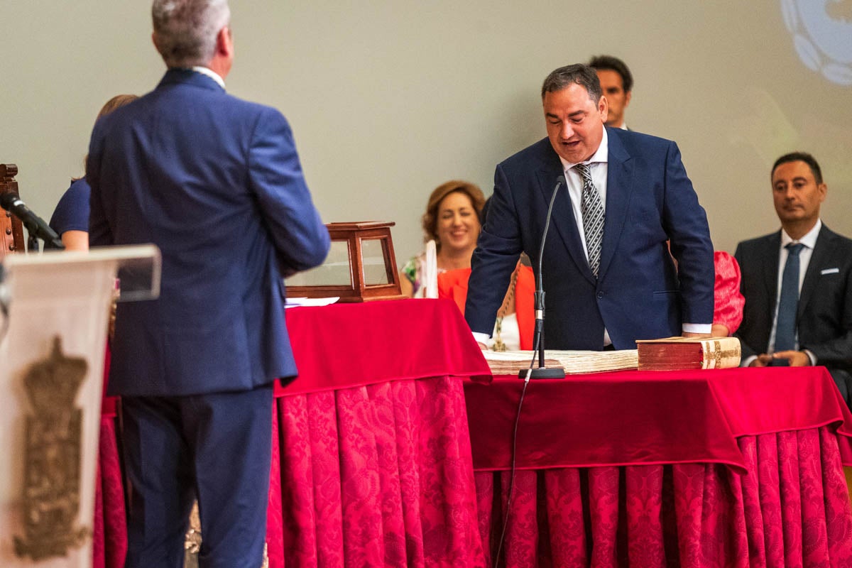 Las imágenes de la constitución de la Diputación de Granada