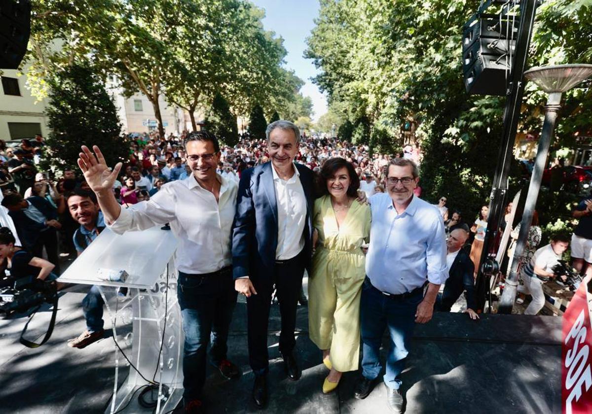 Paco Cuenca, Rodríguez Zapatero, Carmen Calvo y Pepe Entrena, este jueves en La Chana.