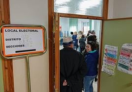 El exconcejal de Vox Motril pide a explicaciones a Abascal por la «catástrofe» electoral