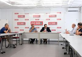 Reunión ayer entre Herando y los representantes de CCOO de Almería.