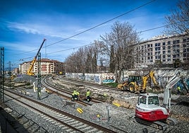 Obras del cambiador de ancho en el punto en el que se unen las vías procedentes de Málaga y Almería.