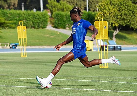 El Bilal Touré se ejercitó este viernes por primera vez en esta pretemporada.