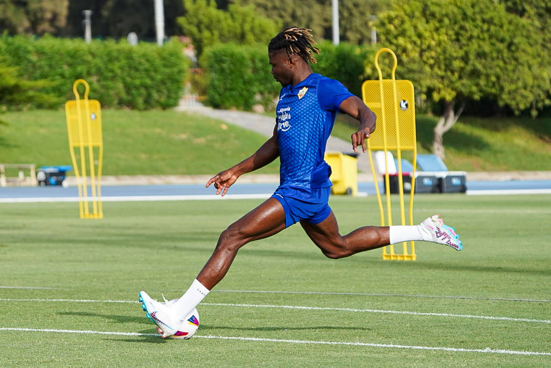 El Bilal Touré se ejercitó este viernes por primera vez en esta pretemporada.