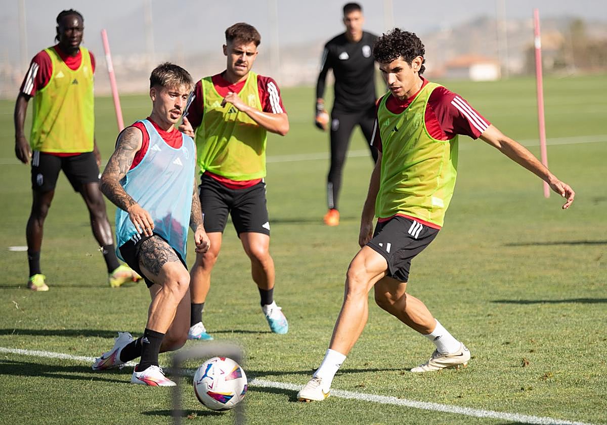 Vallejo ya entrena con el grupo.