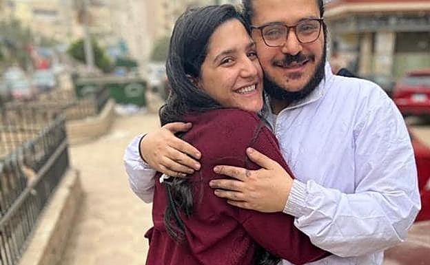 A la derecha, Patrick Zaki.