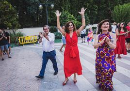 María Jesús Montero, flanqueaada por Pepe Entrena y Carmen Calvo.