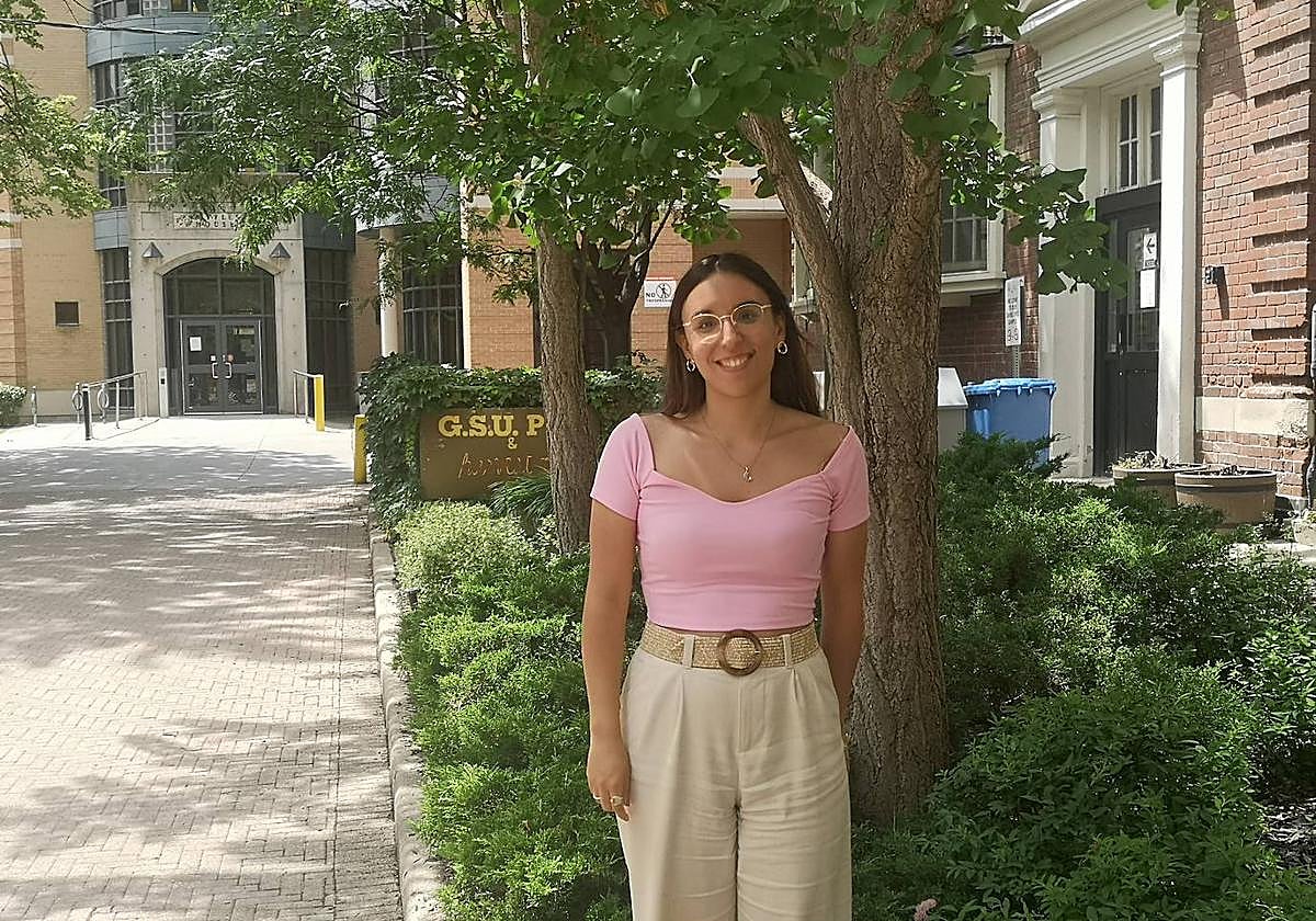 Virginia Martos Armenteros (2 de julio de 199, Martos-Jaén) es una historiadora brillante. Graduada en Historia por la Universidad de Granada .