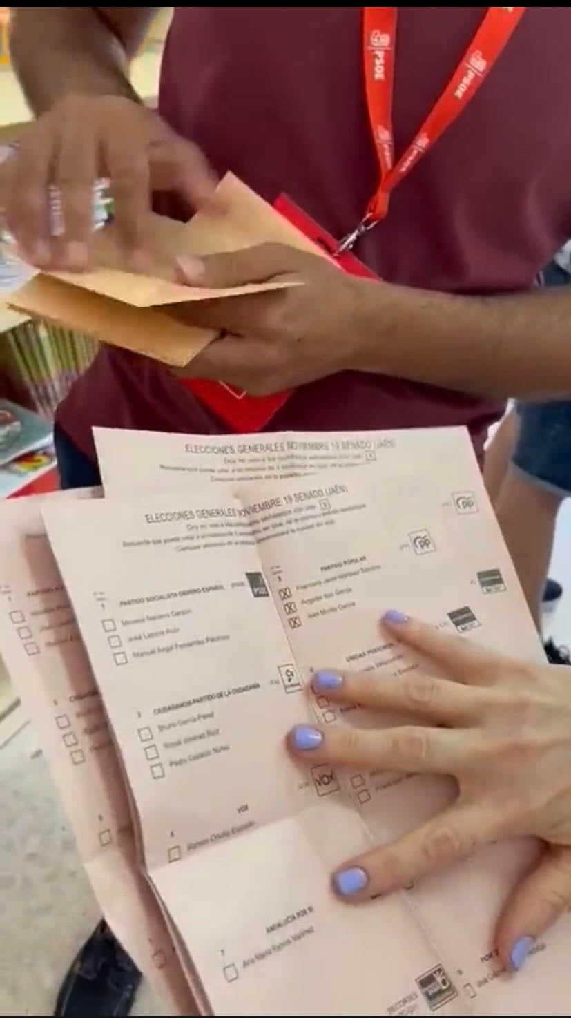 Captura del vídeo grabado por el PSOE y visionado con posterioridad por el PP de los Villares.