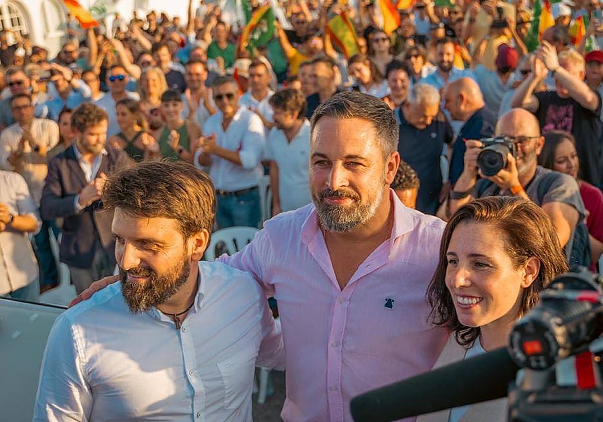 El presidente de VOX, Santiago Abascal, en el acto de inicio de precampaña en El Ejido.