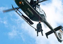 Rescatan en helicóptero a una senderista herida en Albuñuelas.