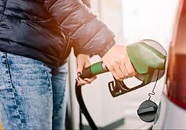 Suben los precios de la gasolina en Granada justo antes de la operación salida.