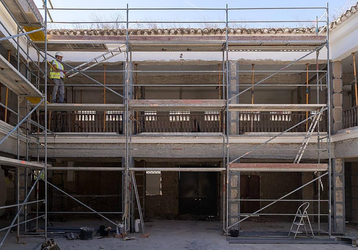 Obras de rehabilitación del mercado de Santa Fe.