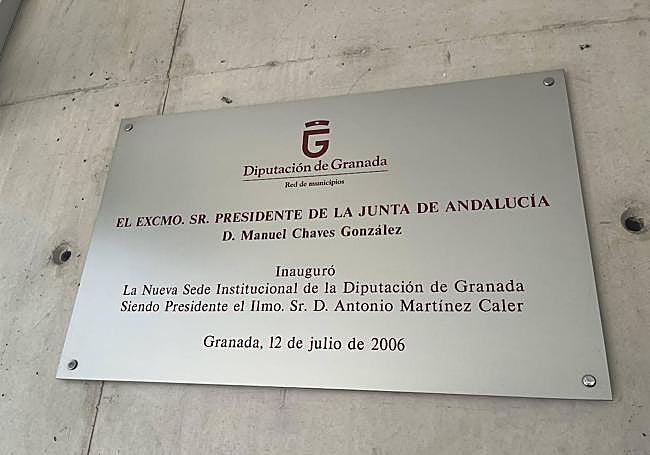 Placa de inauguración de la Diputación.