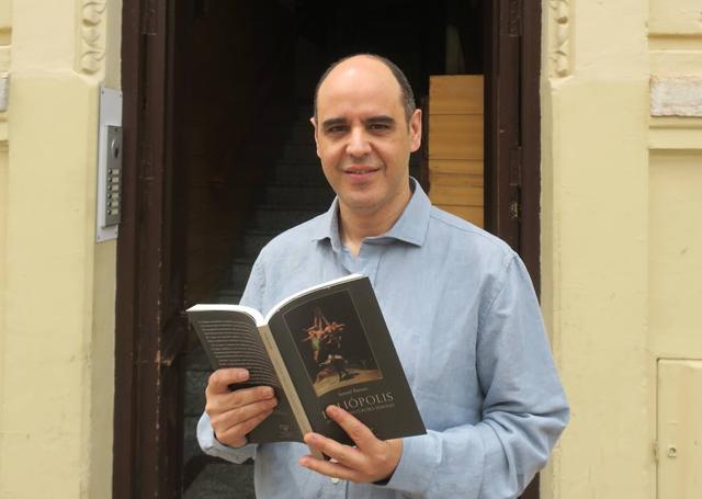 El profesor e investigador Ismael Ramos, autor de 'Heliópolis'.