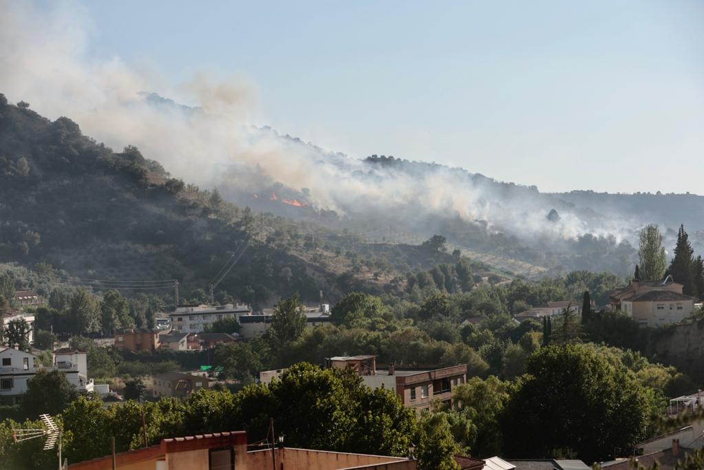 Las imágenes del incendio en Pinos Genil