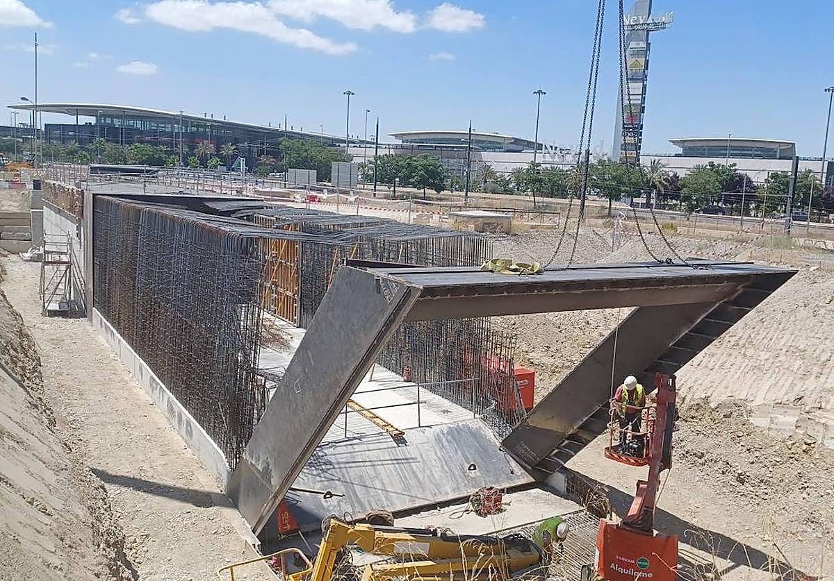 Construcción de uno de los cajones que se meterá bajo la GR-30.