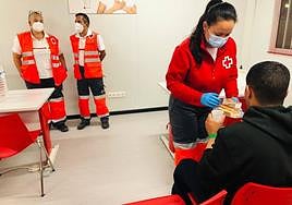 Atendidos más de 250 ocupantes de patera este fin de semana en Almería