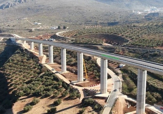 Viaducto de la variante de Loja.