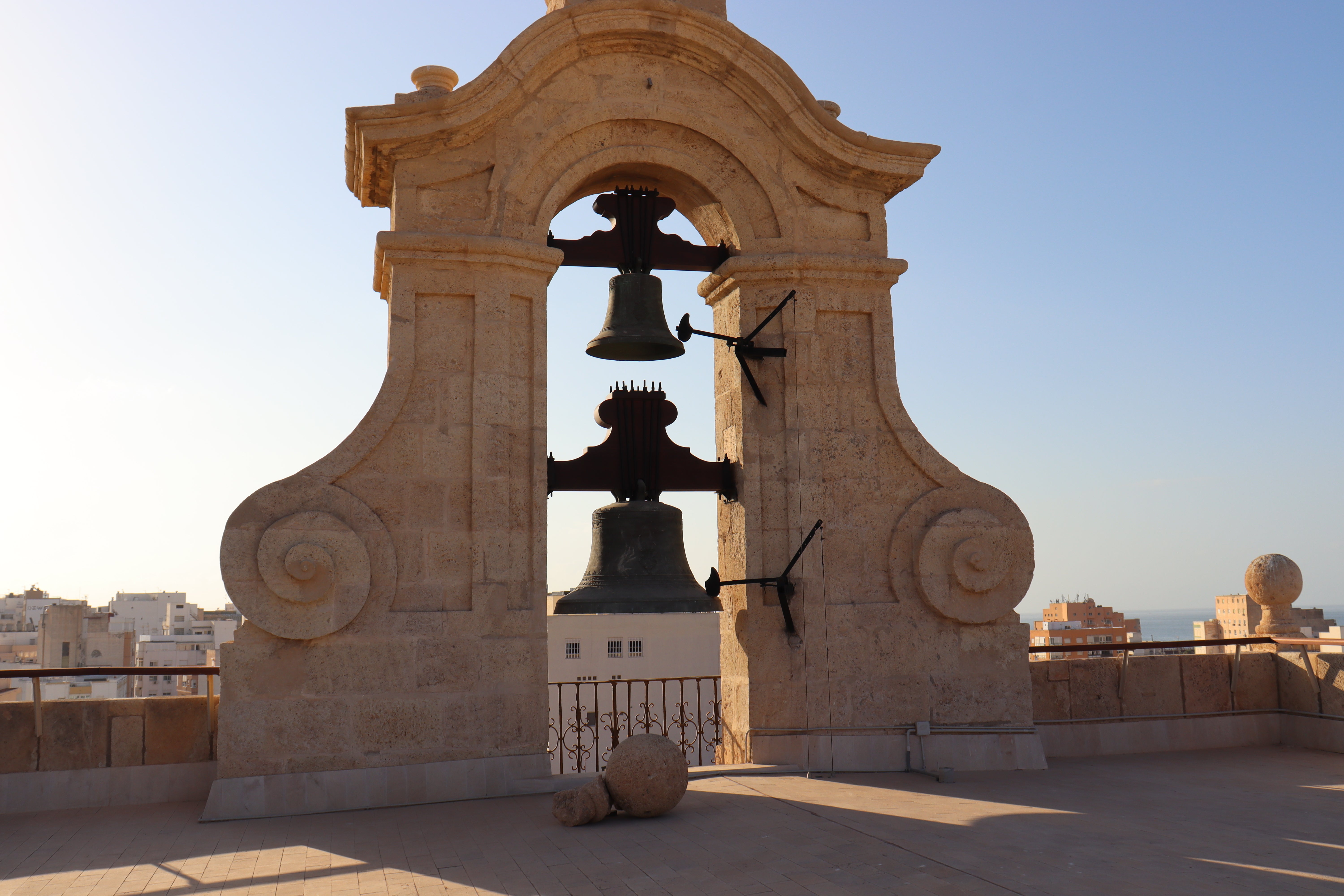 Así es el campanario de la Catedral de Almería, que abre sus puertas desde este sábado.