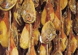 Imagen de archivo de jamones.