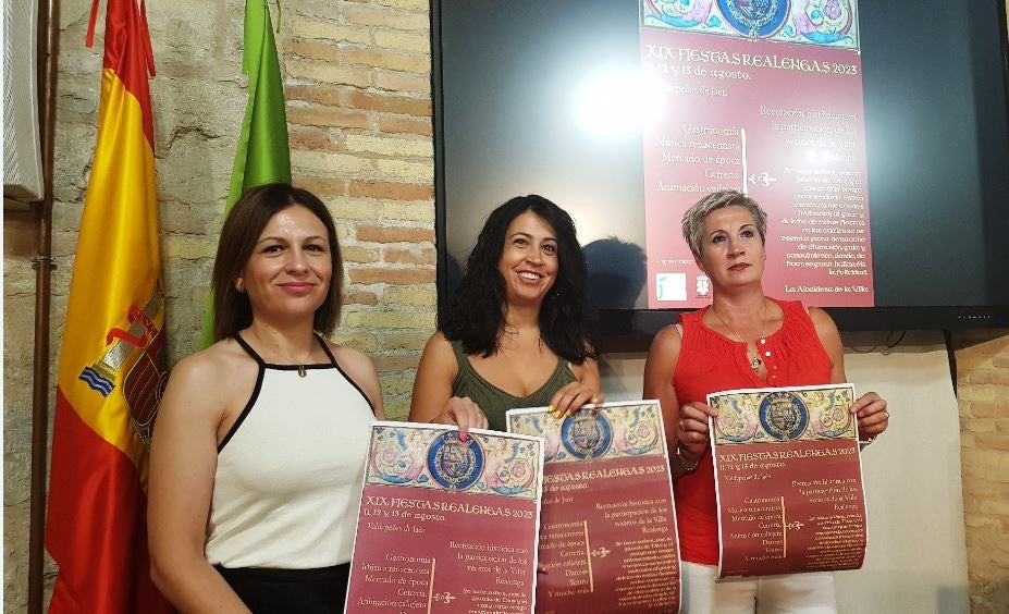 Isabel Uceda ha presentado el programa junto a la alcaldesa de Valdepeñas de Jaén, Laura Nieto, y la concejal de Turismo de esta localidad, Mati Martos.