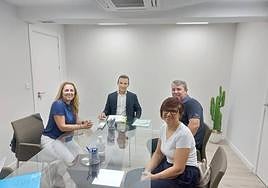 Una familia de Abla ejerce su derecho a compra en una VPO.