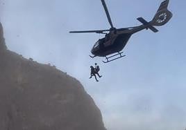 Espectacular rescate de un senderista en el Tajo de Los Vados.