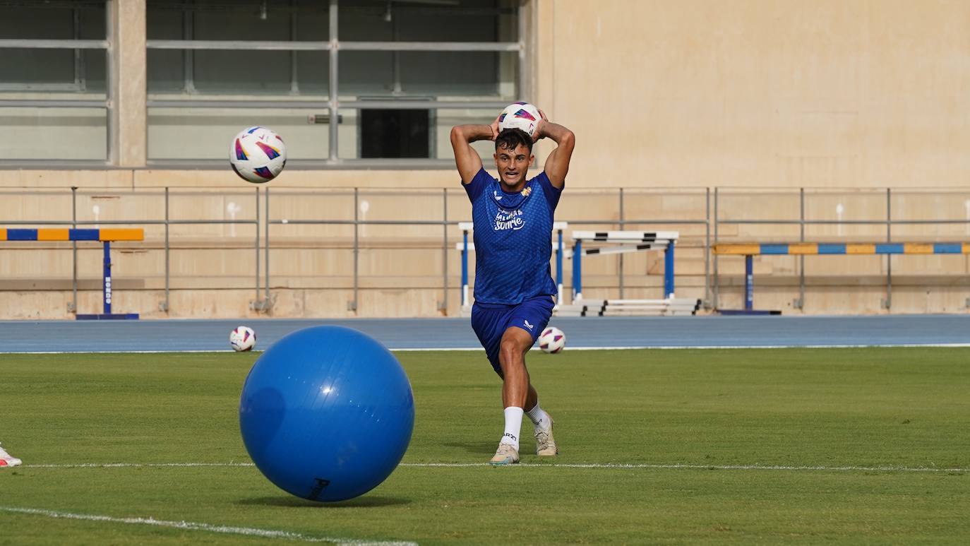 El Almería &#039;afila las garras&#039; para su primer partido de Liga