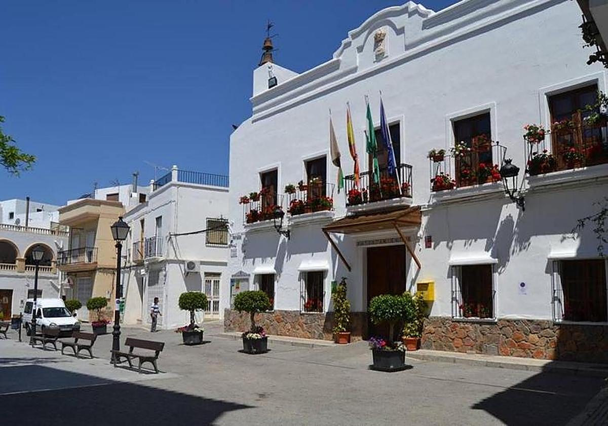 El PSOE pide la dimisión del alcalde de Felix tras la detención de su «mano derecha»