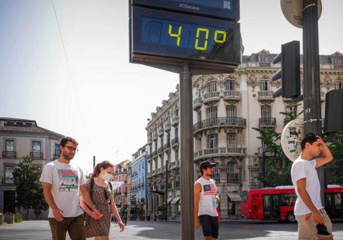 Así es el 'pantano barométrico' que dejará altas temperaturas en Andalucía esta semana.