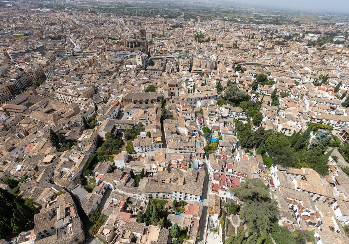 Granada, vista desde el helicóptero de la Guardia Civil