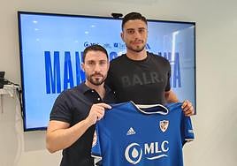 Miguel de Hita y Manolo Molina en la presentación del nuevo central del Linares Deportivo.