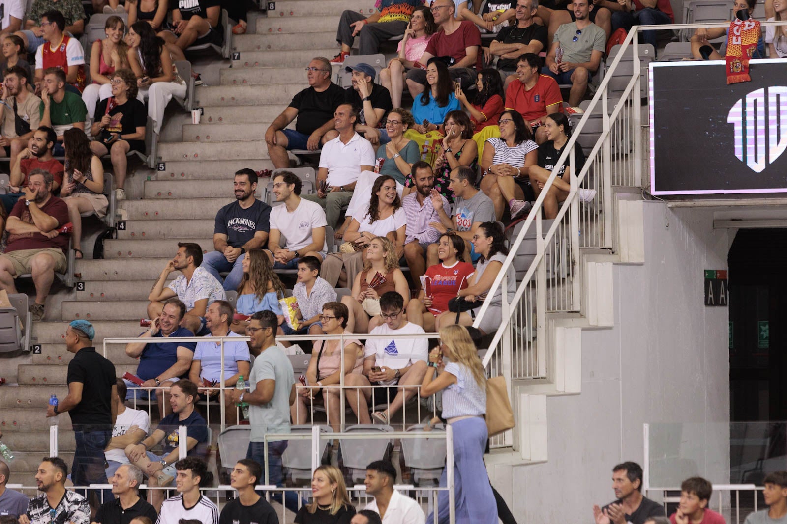 Encuéntrate en la grada del Palacio durante el España-República Dominicana