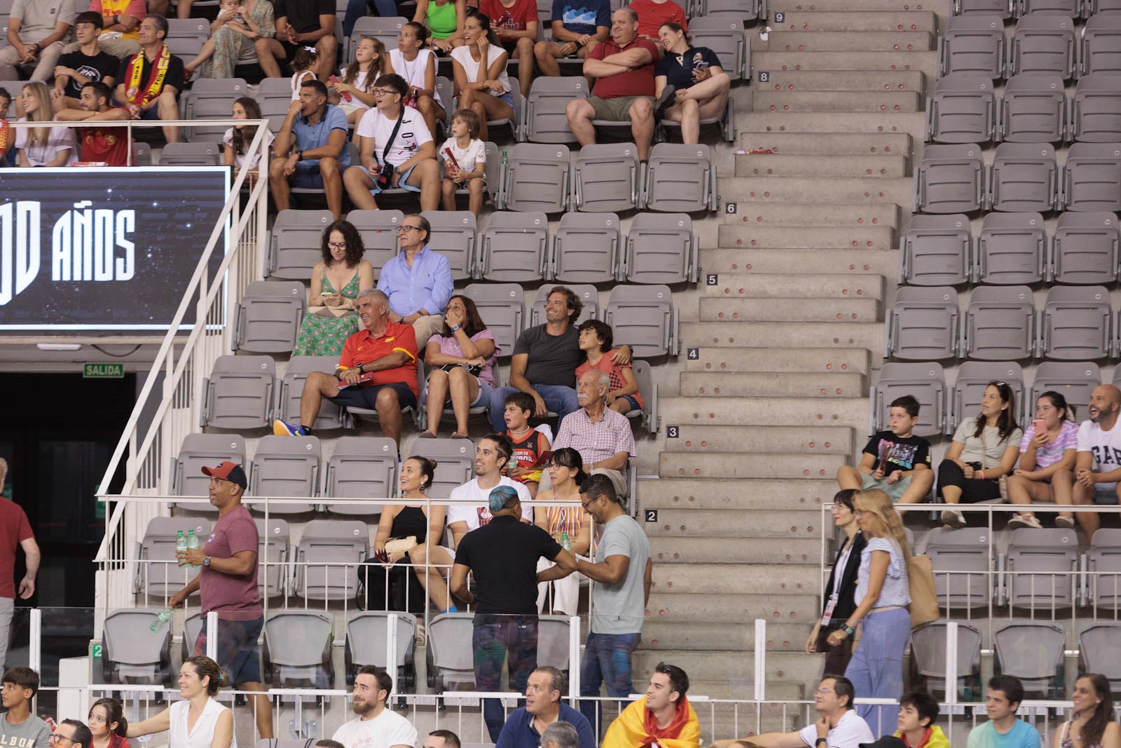 Encuéntrate en la grada del Palacio durante el España-República Dominicana