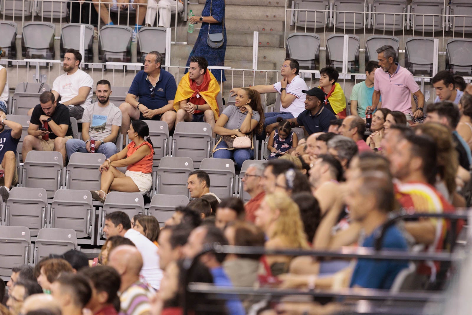 Encuéntrate en la grada del Palacio durante el España-República Dominicana