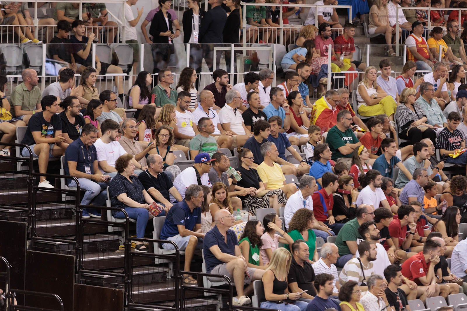 Encuéntrate en la grada del Palacio durante el España-República Dominicana