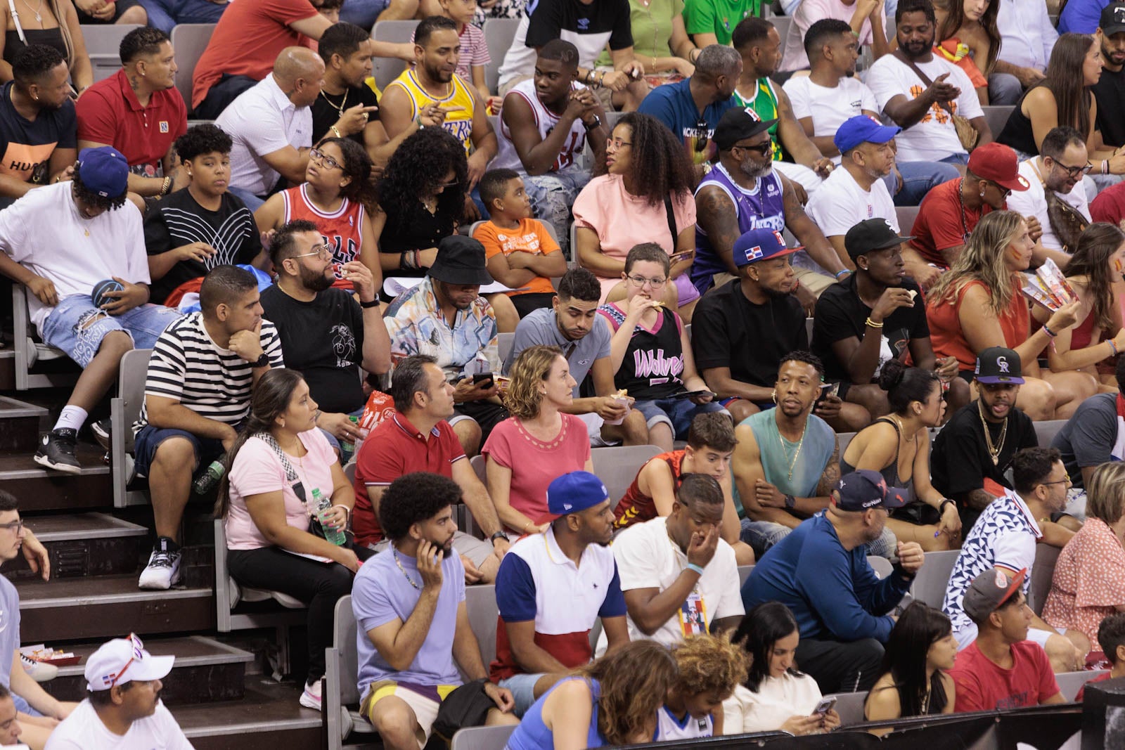 Encuéntrate en la grada del Palacio durante el España-República Dominicana