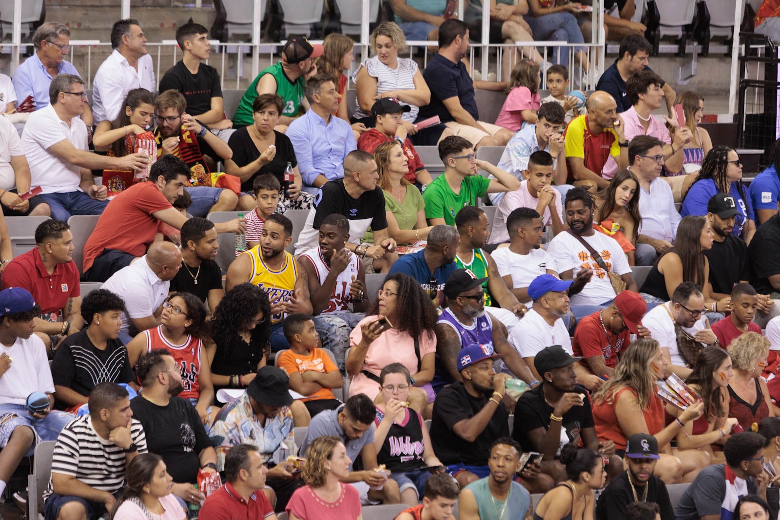 Encuéntrate en la grada del Palacio durante el España-República Dominicana