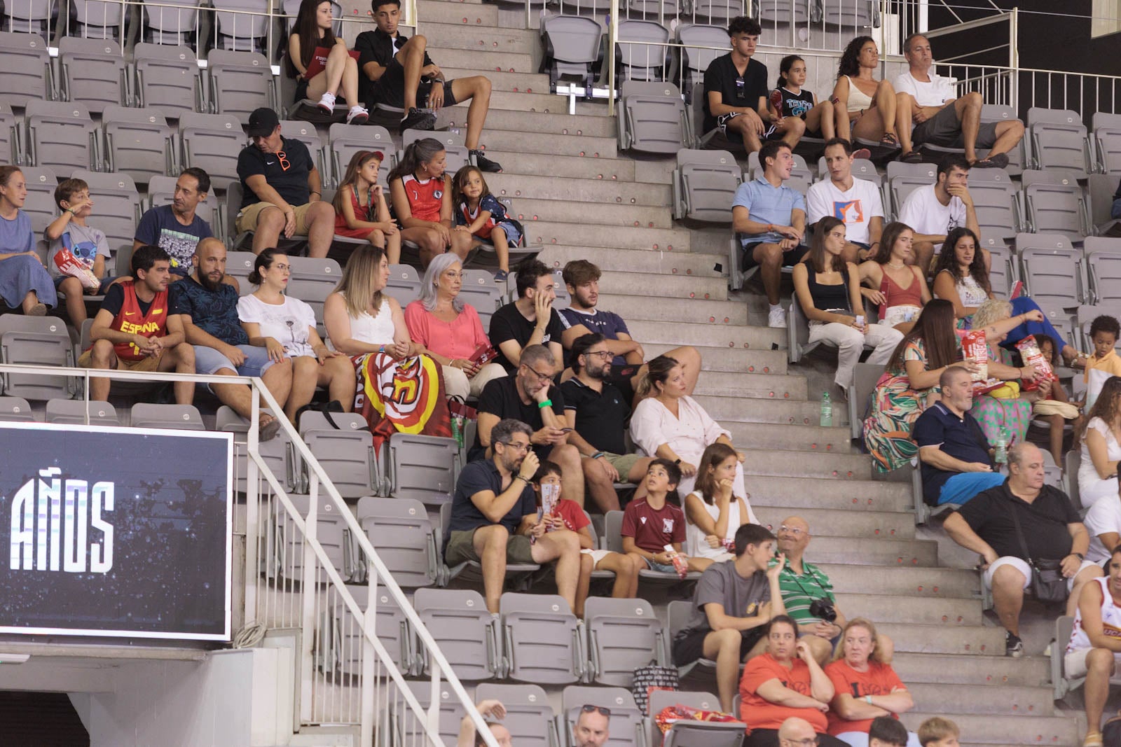 Encuéntrate en la grada del Palacio durante el España-República Dominicana