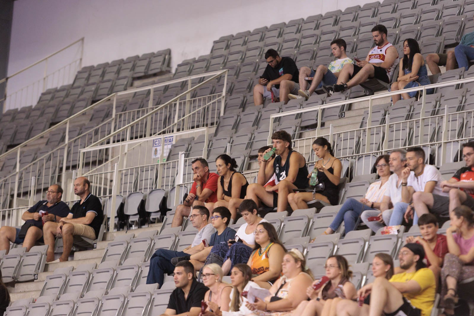 Encuéntrate en la grada del Palacio durante el España-República Dominicana