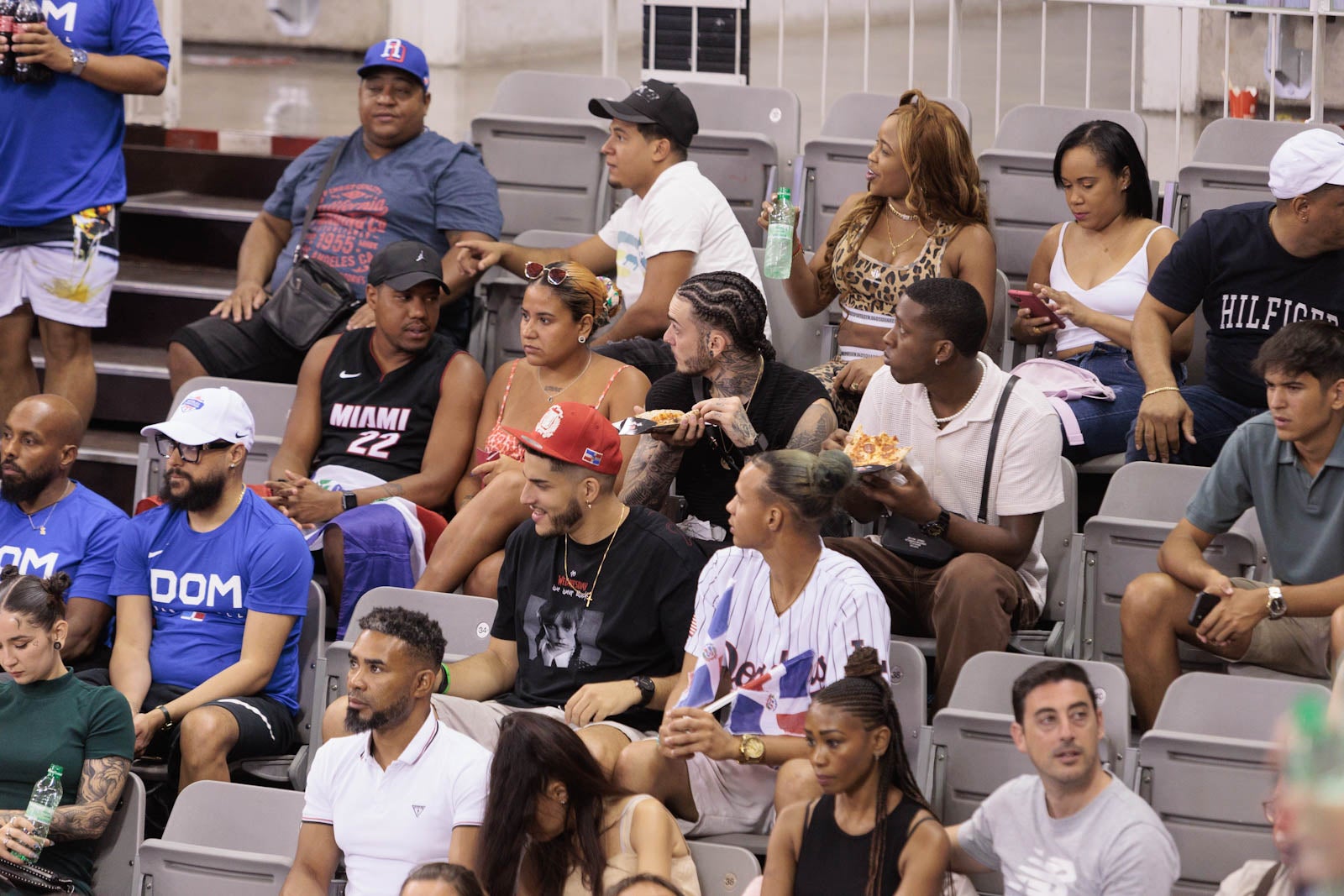 Encuéntrate en la grada del Palacio durante el España-República Dominicana