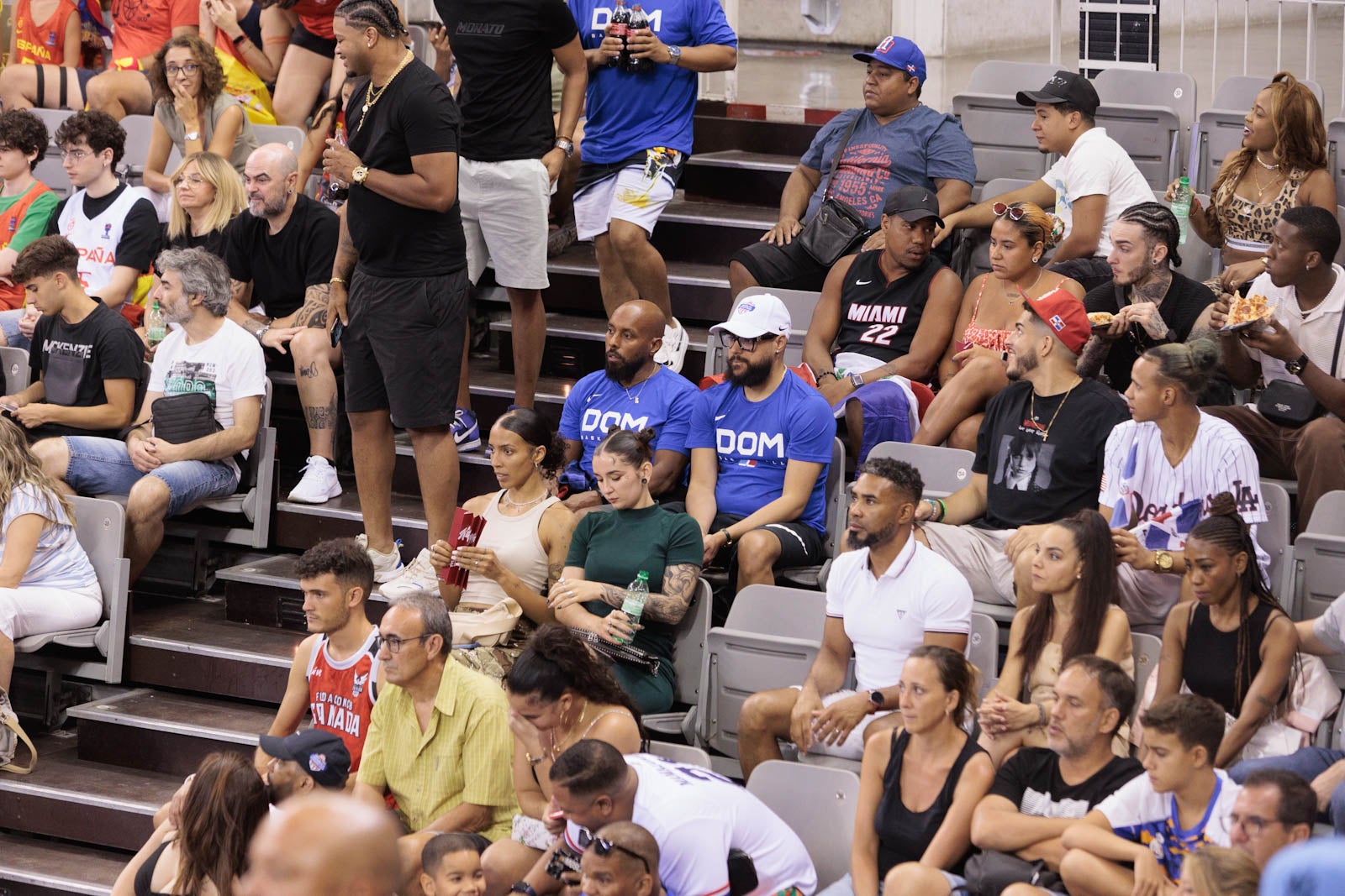 Encuéntrate en la grada del Palacio durante el España-República Dominicana