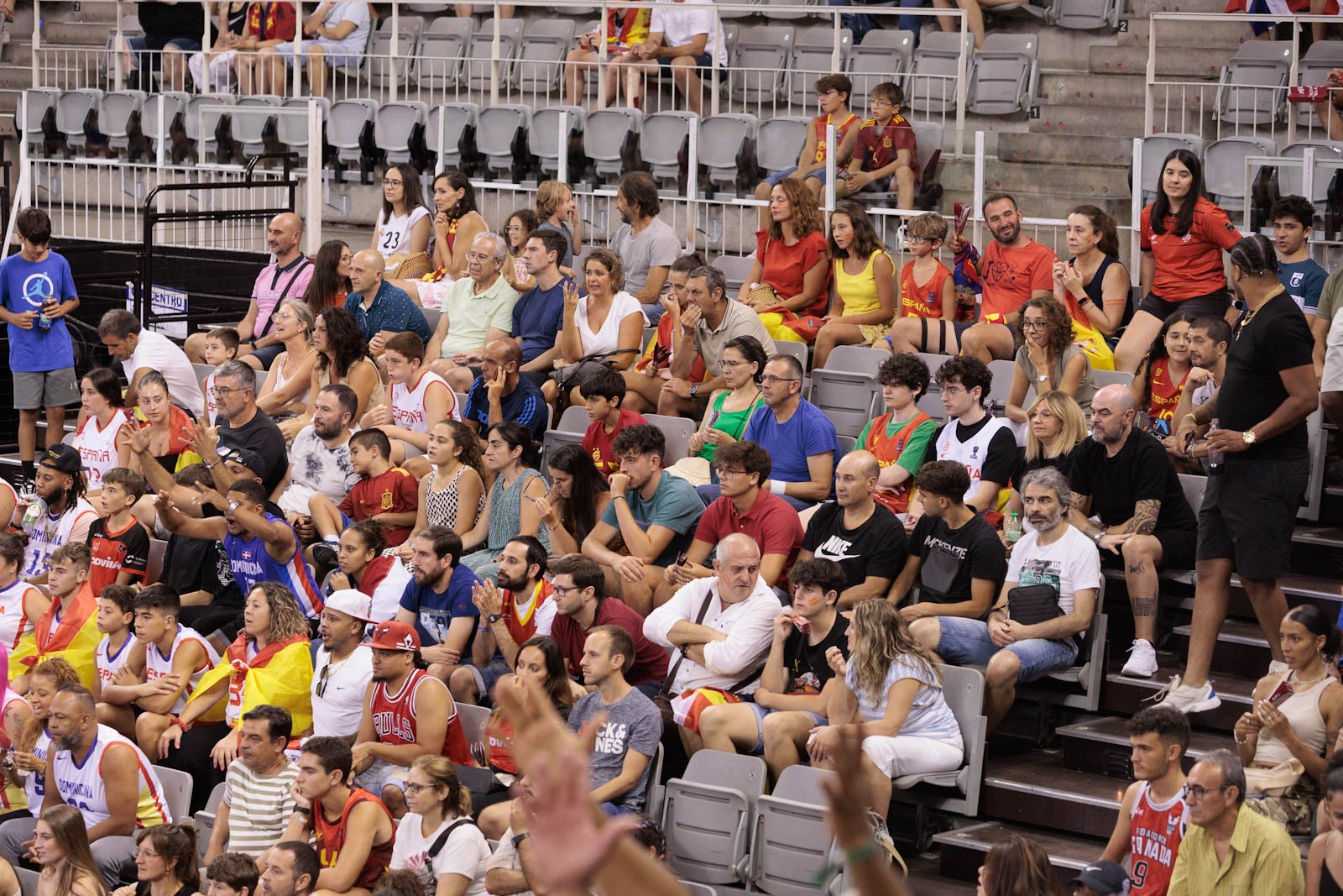 Encuéntrate en la grada del Palacio durante el España-República Dominicana