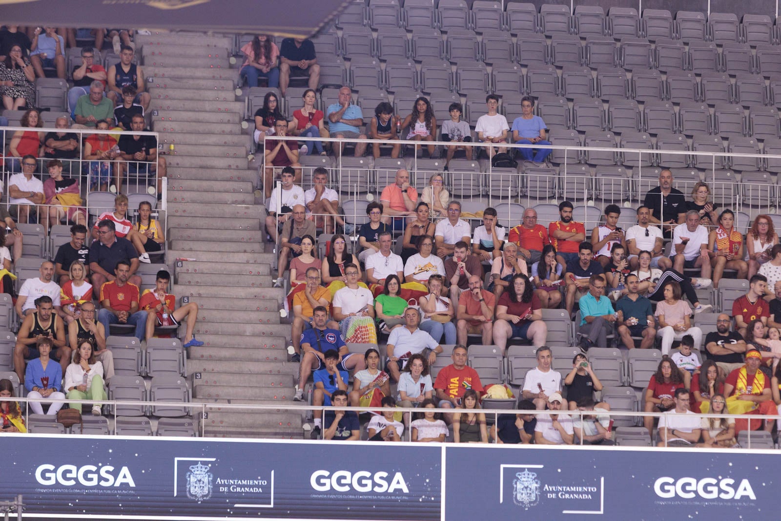 Encuéntrate en la grada del Palacio durante el España-República Dominicana