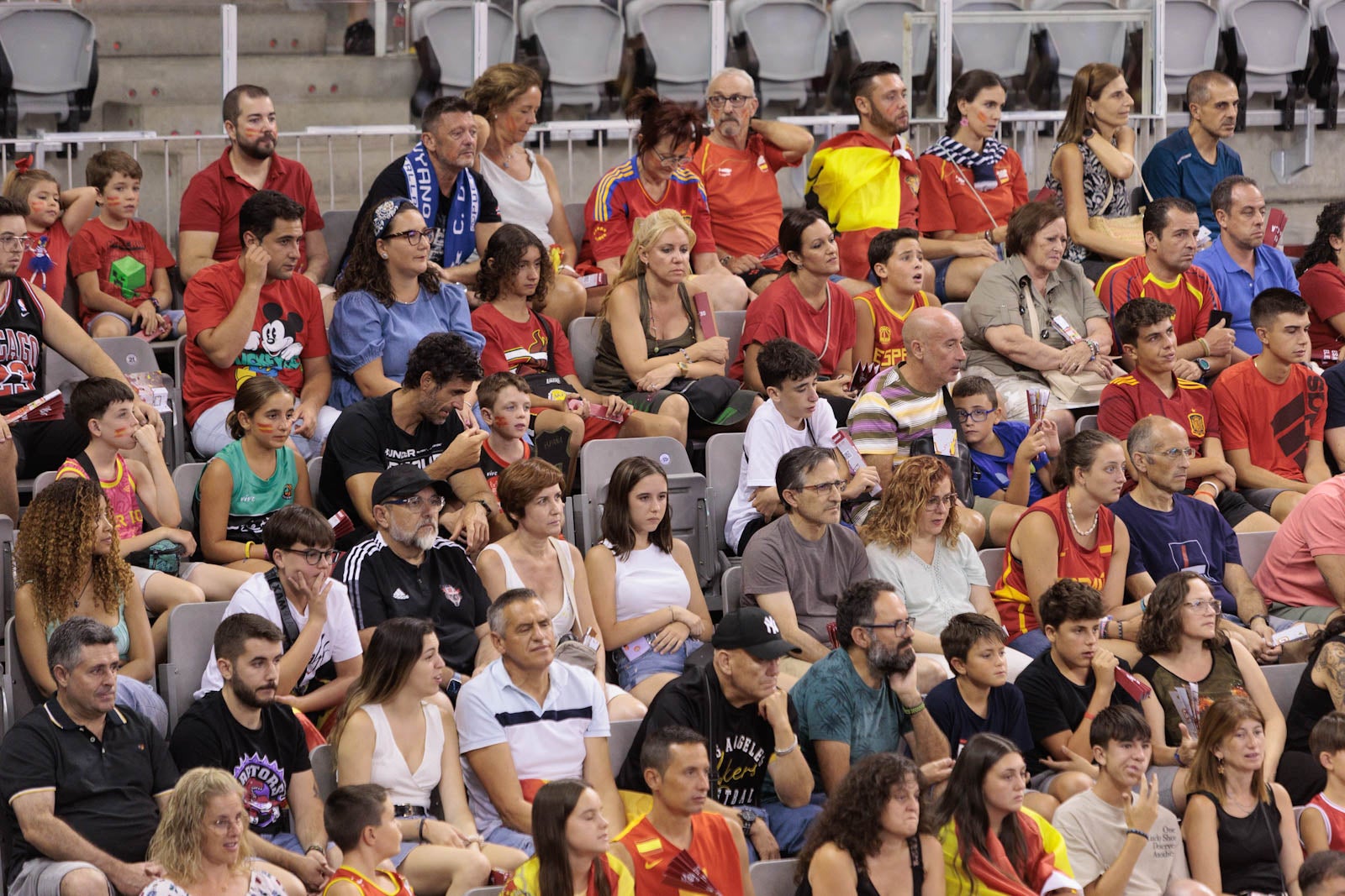 Encuéntrate en la grada del Palacio durante el España-República Dominicana